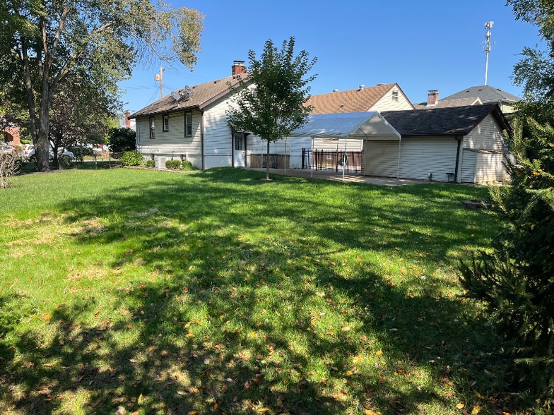 Primary Photo - 6739 Cambridge Ave