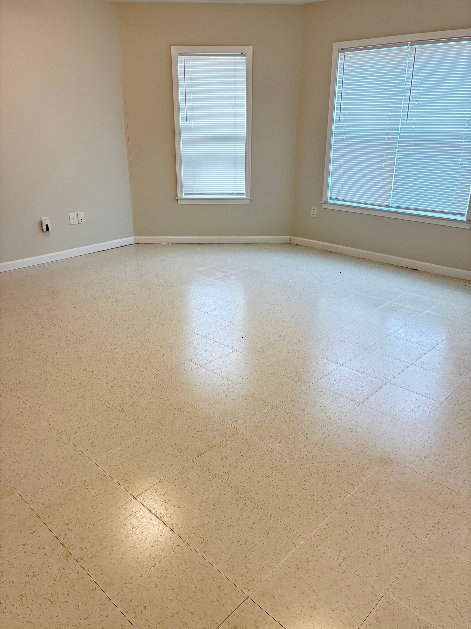 Family Room View 2 - 2031 Blaine Ave