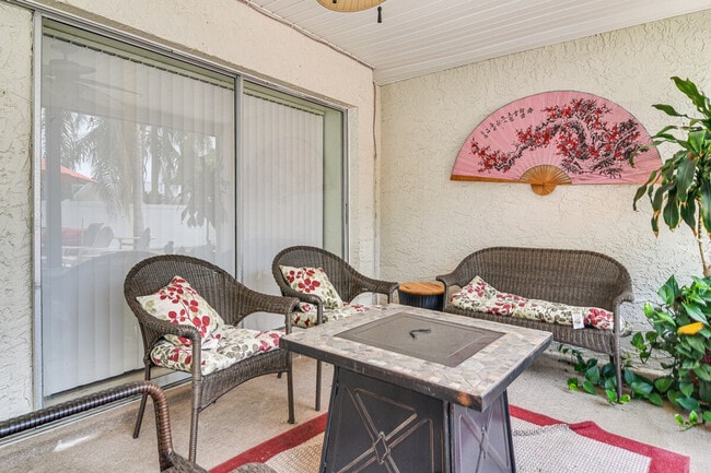 Building Photo - 2843 Meadow Wood Dr