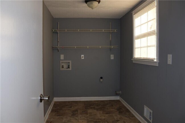 Building Photo - 2650 Old Spanish Trail