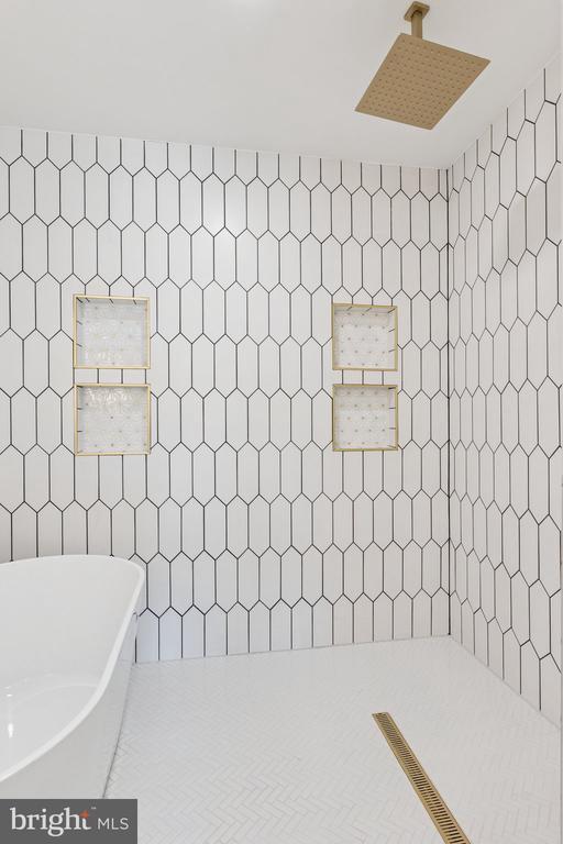 Building Photo - 2608 4th St NE