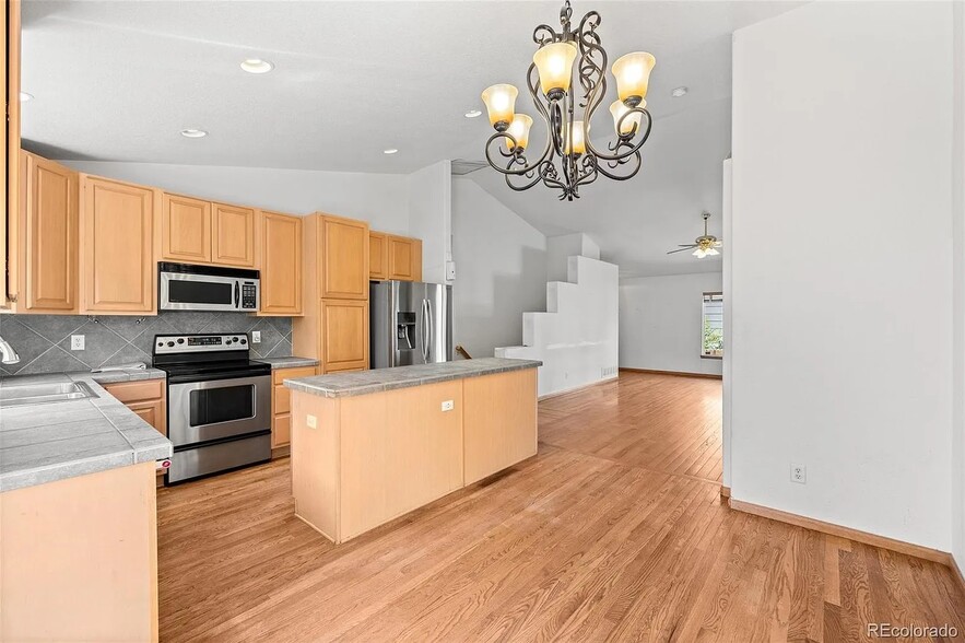 Kitchen - 4623 E 127th Pl