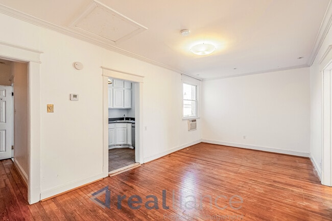 Building Photo - 1020 Fairmont St NW