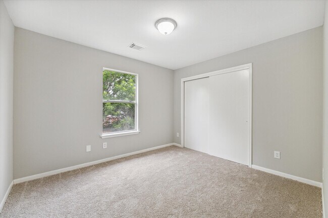 Building Photo - 7347 Parkland Manor Dr