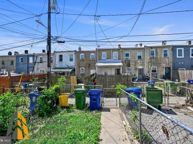 Building Photo - Beautifully Renovated 2-Bed, 1-Bath with P...