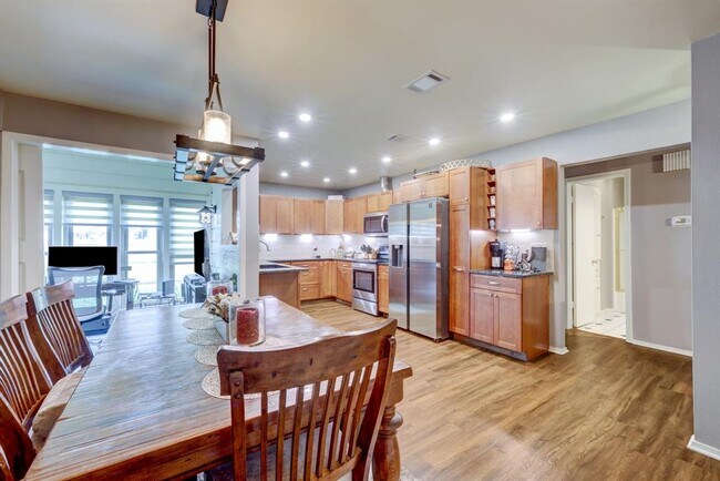 Building Photo - 2217 Onion Creek Pkwy