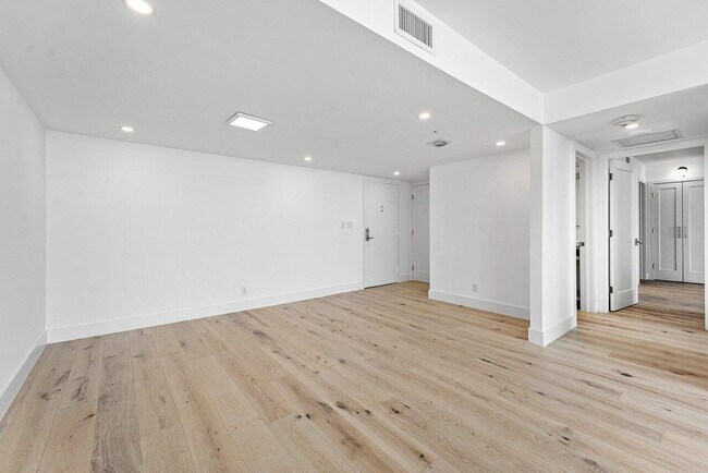 Building Photo - 1701 S Flagler Dr