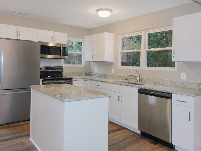 Building Photo - 11415 H G Trueman Rd