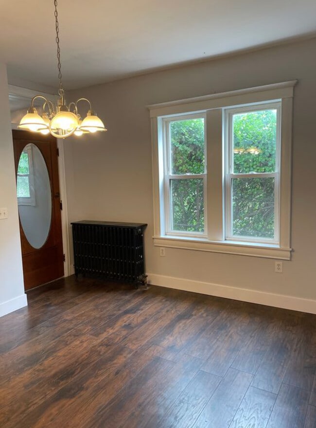 Building Photo - 3933 E Grant St