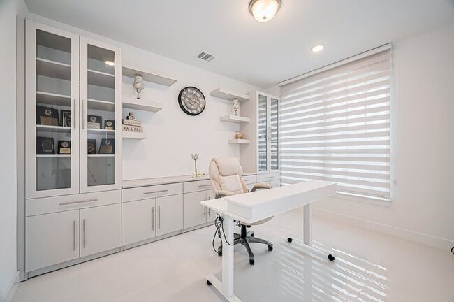 Building Photo - 18311 Licola Mdw Ln