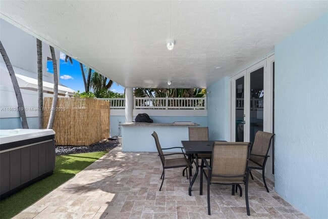 Building Photo - 311 N Surf Rd
