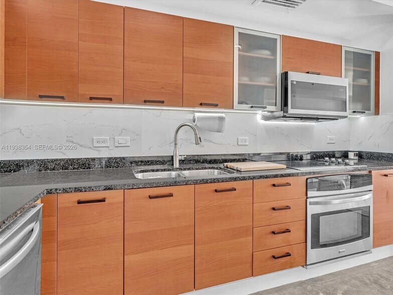 Building Photo - 3470 E Coast Ave