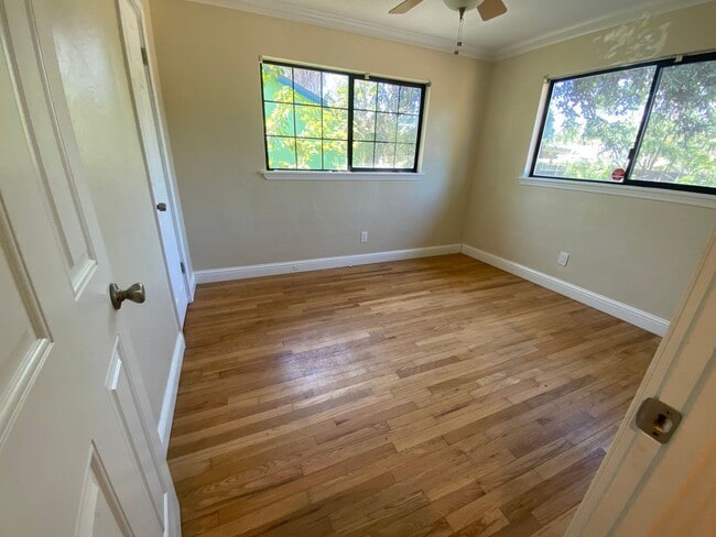 Building Photo - Beautiful Home for rent in Tulare, Ca