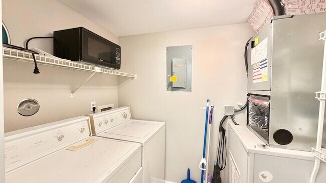 Building Photo - 4717 Sable Pine Cir