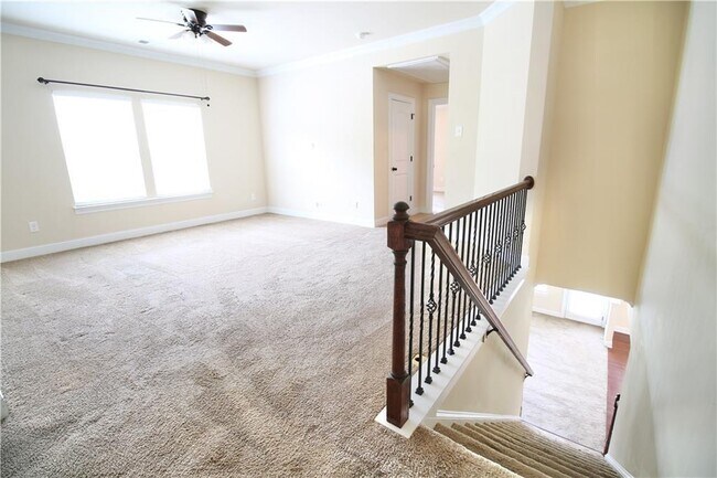 Building Photo - 1143 Park Hollow Ln NE