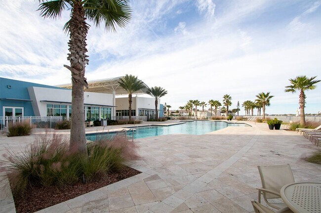 Building Photo - 231 Riverside Dr