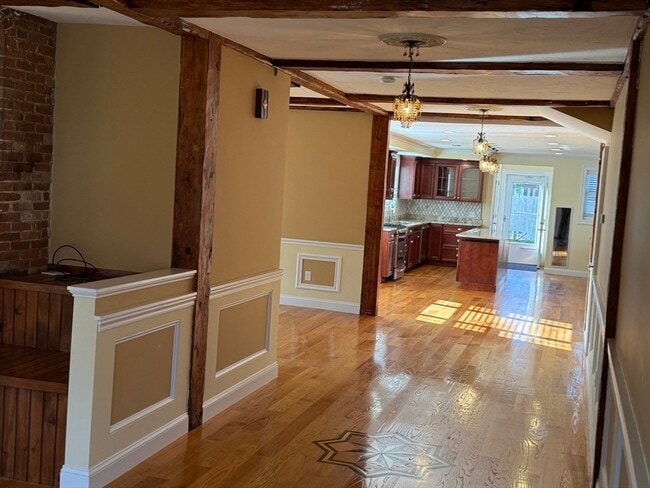 Building Photo - 722 Lowell St