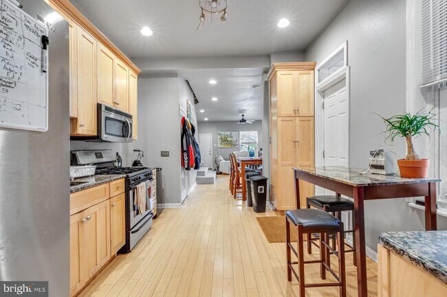 Building Photo - 4640 Silverwood St