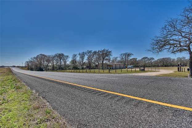 Building Photo - 24097 Hwy 6