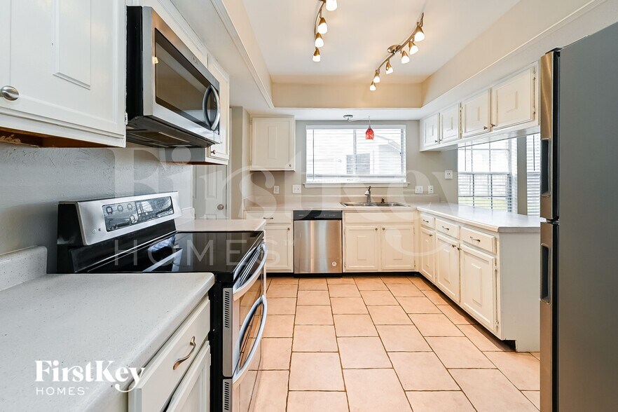 Building Photo - 1219 Briarmead Dr