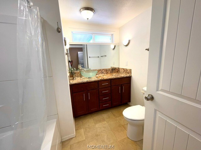 Building Photo - 803 Roadrunner Dr