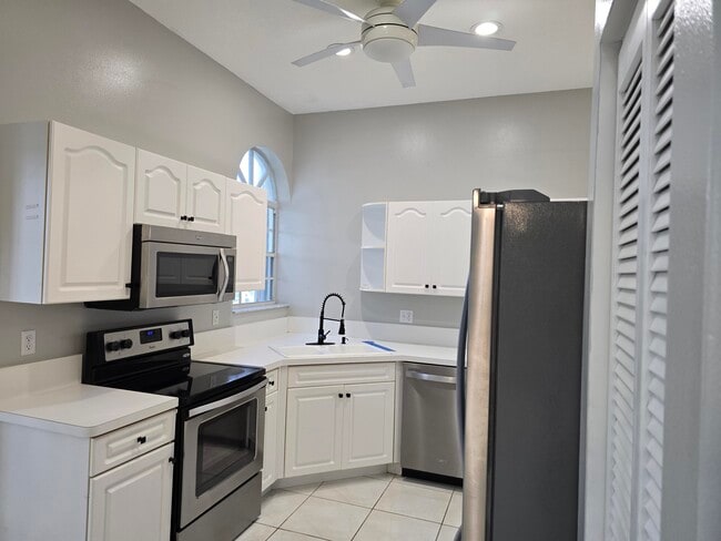 Building Photo - 6179 Bear Creek Ct