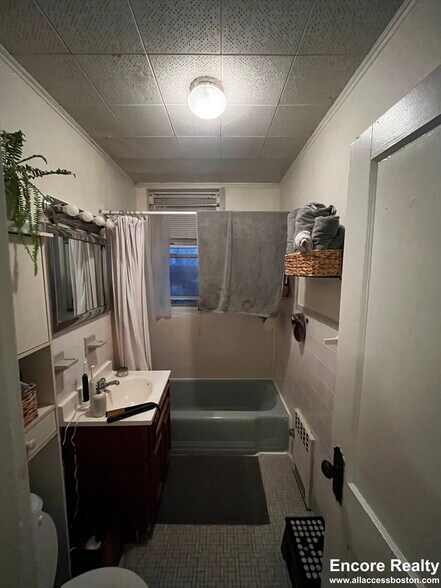 Building Photo - 126 Warren St