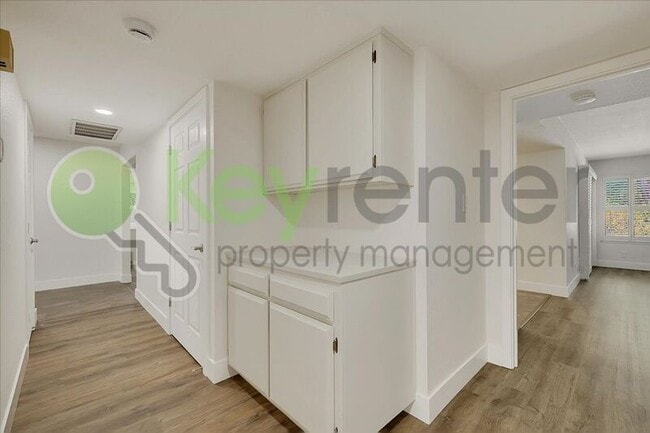 Building Photo - 304 Diamond Oaks Rd