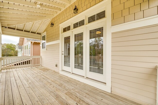 Building Photo - Gorgeous 4 bedroom 3.5 bath home in Riverwalk of Rock Hill!