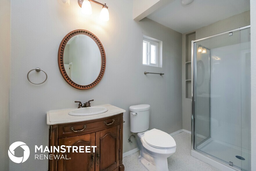 Building Photo - 8008 W Tuckey Ln