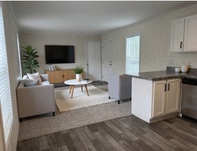 Building Photo - 1306 Scenic Dr