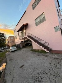 Building Photo - 1255 W 53rd St