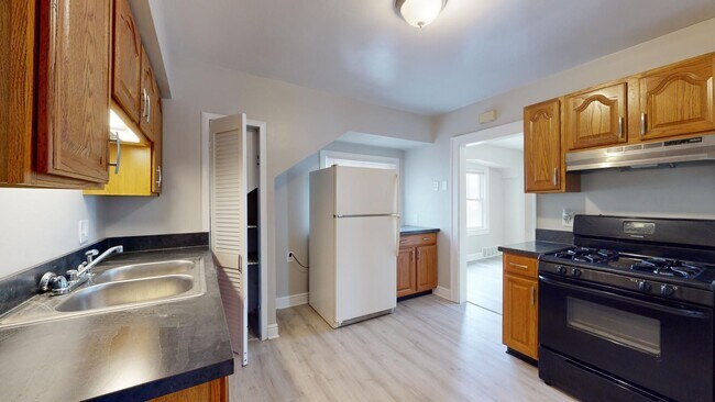 Building Photo - 7401 Jameson Rd