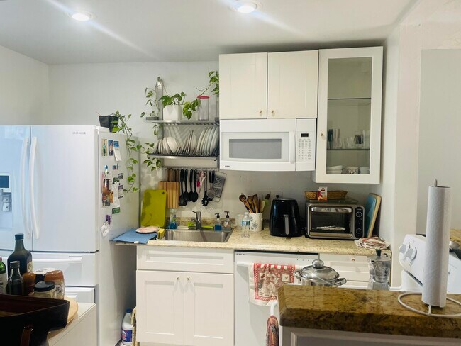 Building Photo - 139 Sparrow Dr