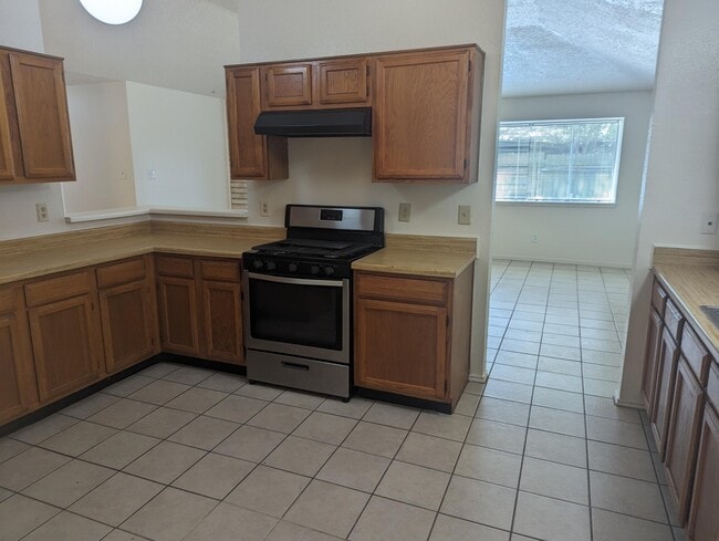 Building Photo - 21318 Meadowhill Dr