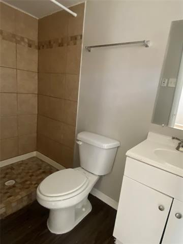 Building Photo - 5015 Dupont Dr