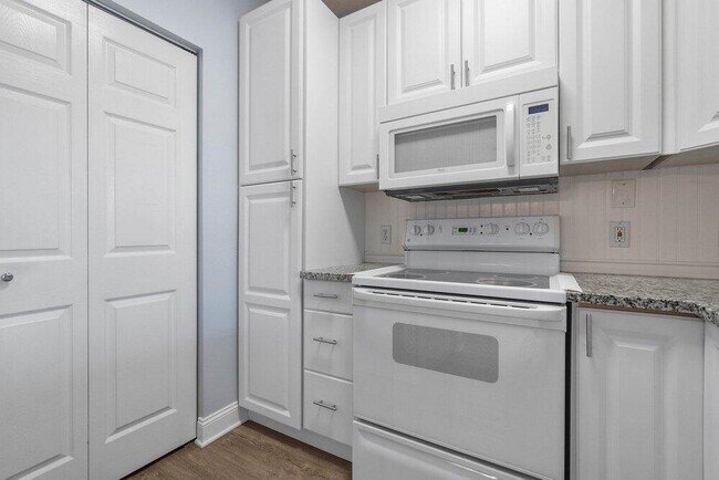 Building Photo - 11780 St Andrews Place