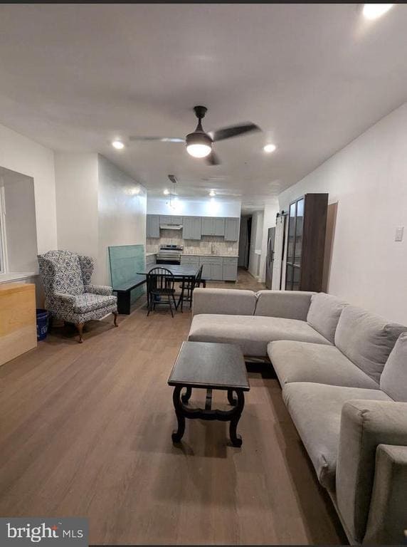 Building Photo - 5443 Gainor Rd