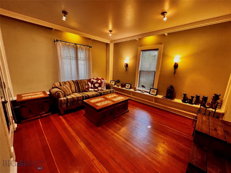 Building Photo - 519 W Park St