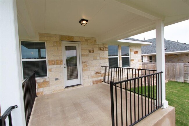Building Photo - 1212 Low Branch Ln