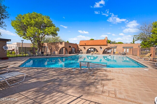 Building Photo - 244 Paso Noble Dr