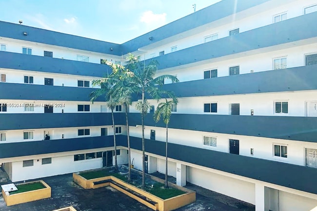 Building Photo - 11000 SW 200th St