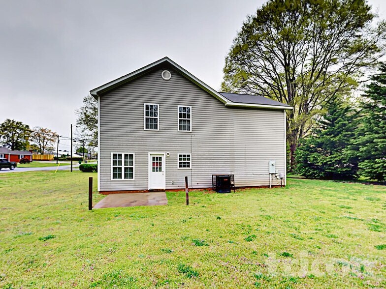 Building Photo - 1204 Thompson Ave