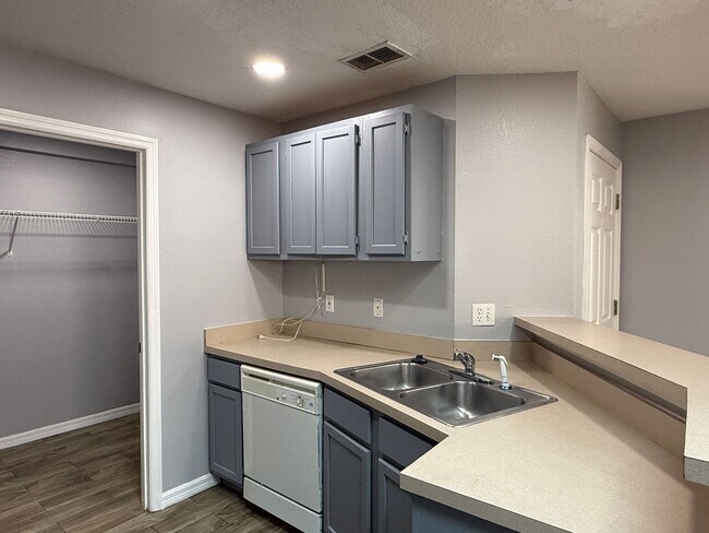 Building Photo - 3/2 in Wedgefield