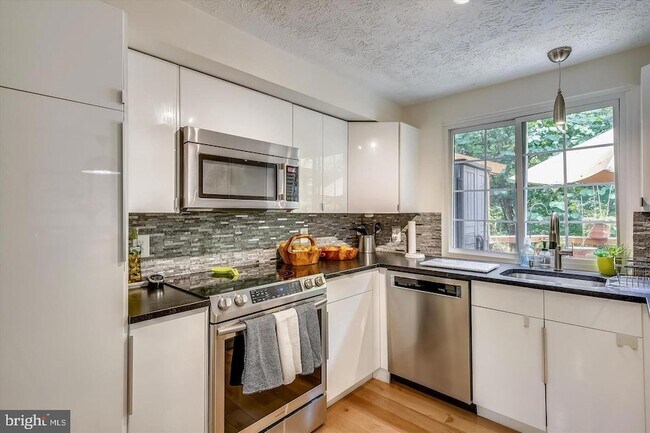 Building Photo - 2115 Preston Square Ct