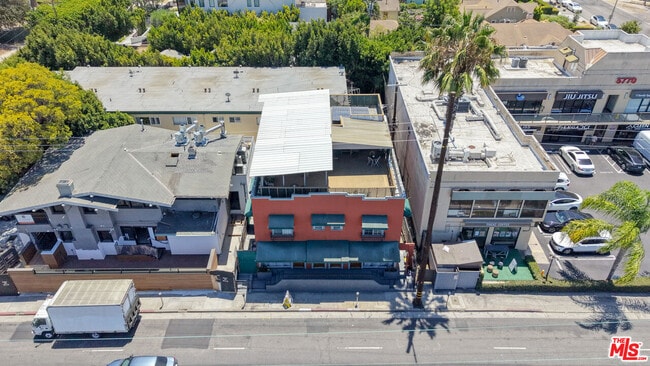Building Photo - 5760 Melrose Ave
