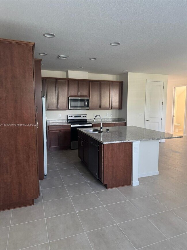 Building Photo - 5230 Thatcher Ct