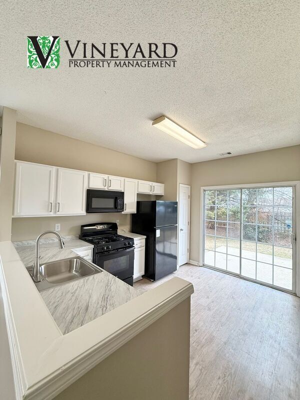 Building Photo - 1609 Heyford Cir NW