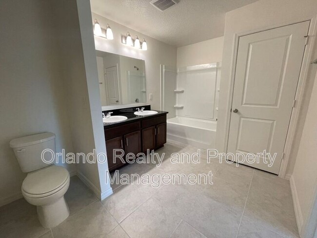 Building Photo - 1529 Venice Ln