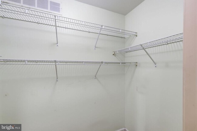 Building Photo - 44 Gaylord Ct